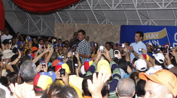 Leopoldo López junto a Henrique Capriles Radonski en la Asamblea de Cantaura