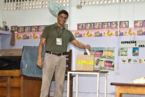 Leopoldo López ejerció su derecho al voto e invitó a todos los venezolanos a salir a votar para apoyar a los candidatos de la Unidad, para impulsar el cambio desde las regiones